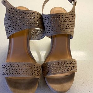 Tag says size 8.5, run small,I usually wear 7 1/2